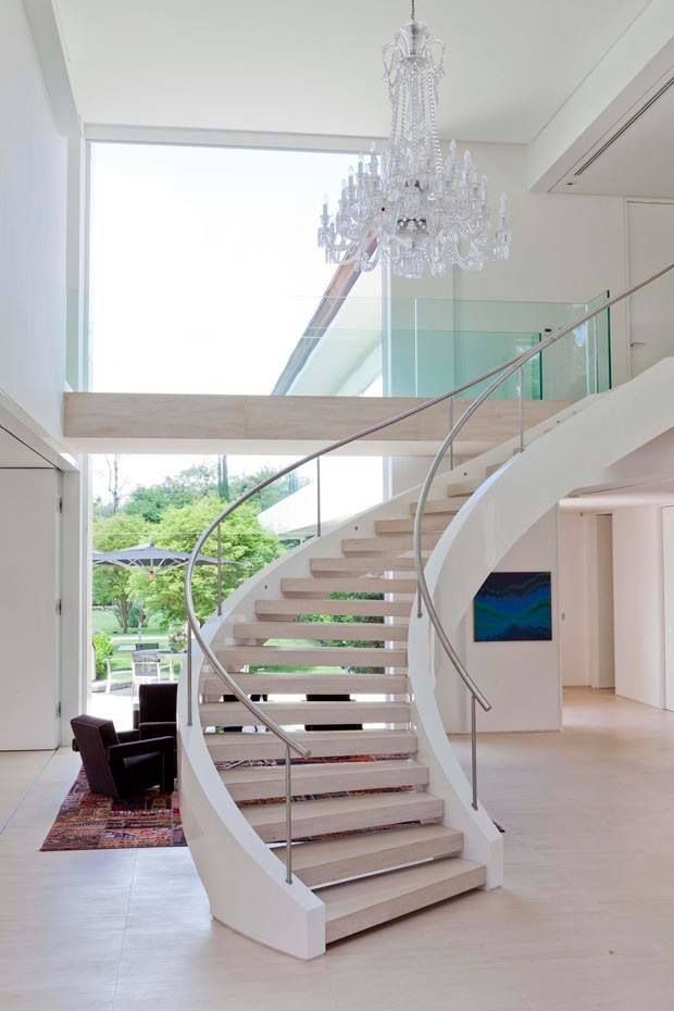 thiet ke cau thang hinh vong cung - mdastudio Hue