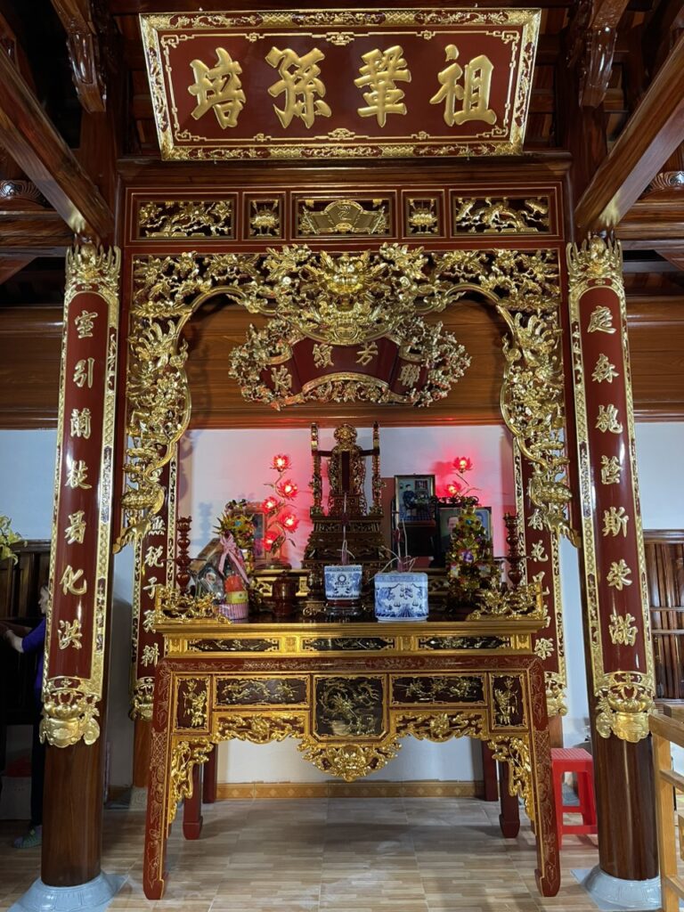 Khong gian tho tu dep thiet ke kieu truyen thong tai hue MDASTUDIO